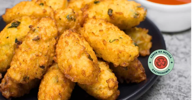 Salgados: Receita de Bolinho de Arroz no Forno
