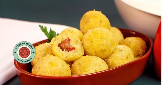 Salgados: Receita de Bolinho de Arroz Simples no Liquidificador
