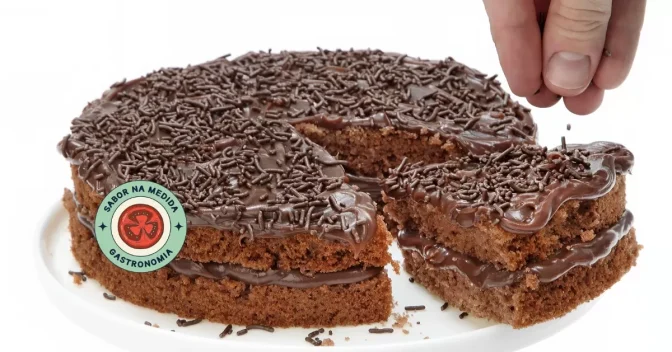 Bolos: Receita de Bolo Pão de Mel Fofinho e Úmido