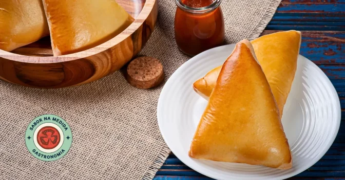 Salgados: Receita de Esfiha de Carne Fechada