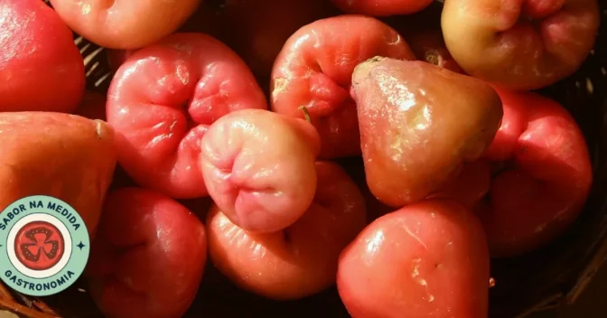Alimentos: Benefícios do Jambo Vermelho: Sabor e Saúde na Sua Dieta!