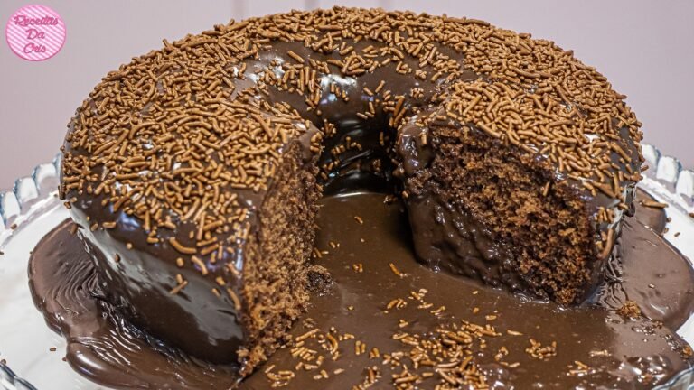 Bolo Vulcão de Chocolate com Brigadeiro Cremoso e Muito Recheio