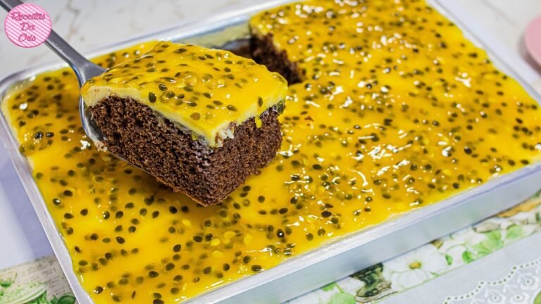 Como Fazer Bolo Gelado de Chocolate com Mousse de Maracujá: Molhadinho, Cremoso e Refrescante