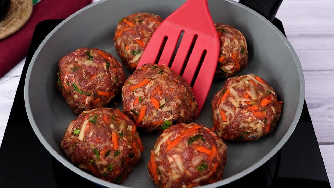 : Como Fazer Almôndegas com Batata e Cenoura ao Molho de Tomate 