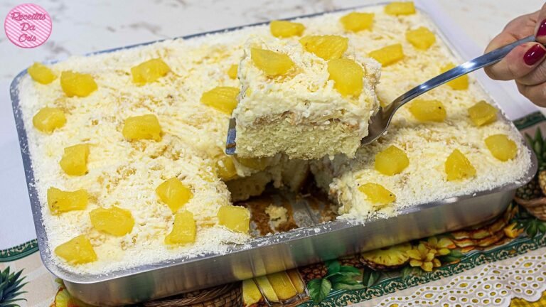 Como Fazer Bolo Gelado de Abacaxi Cremoso na Forma, Fácil e Super Rápido