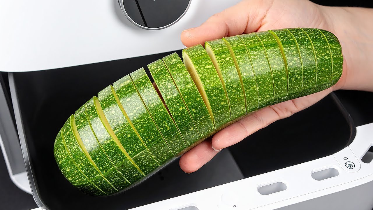 Abobrinha Recheada na AirFryer com Presunto, Mozzarella e Ervas 