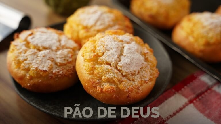 Como Fazer Pão de Deus Fofinho: Receita Portuguesa Tradicional com Cobertura de Coco