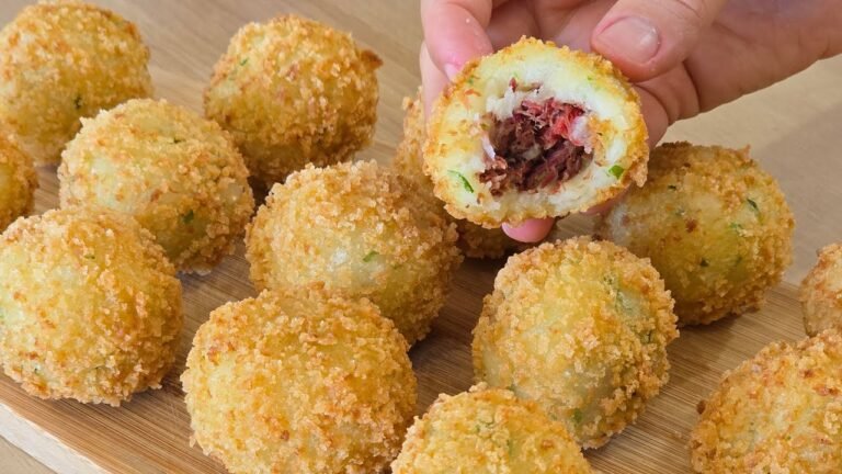 Como Fazer Bolinho de Aipim com Carne Seca Crocante e Irresistível