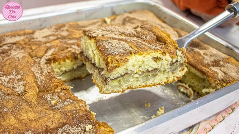 Como Fazer Bolo de Banana com Açúcar e Canela Recheado no Forno