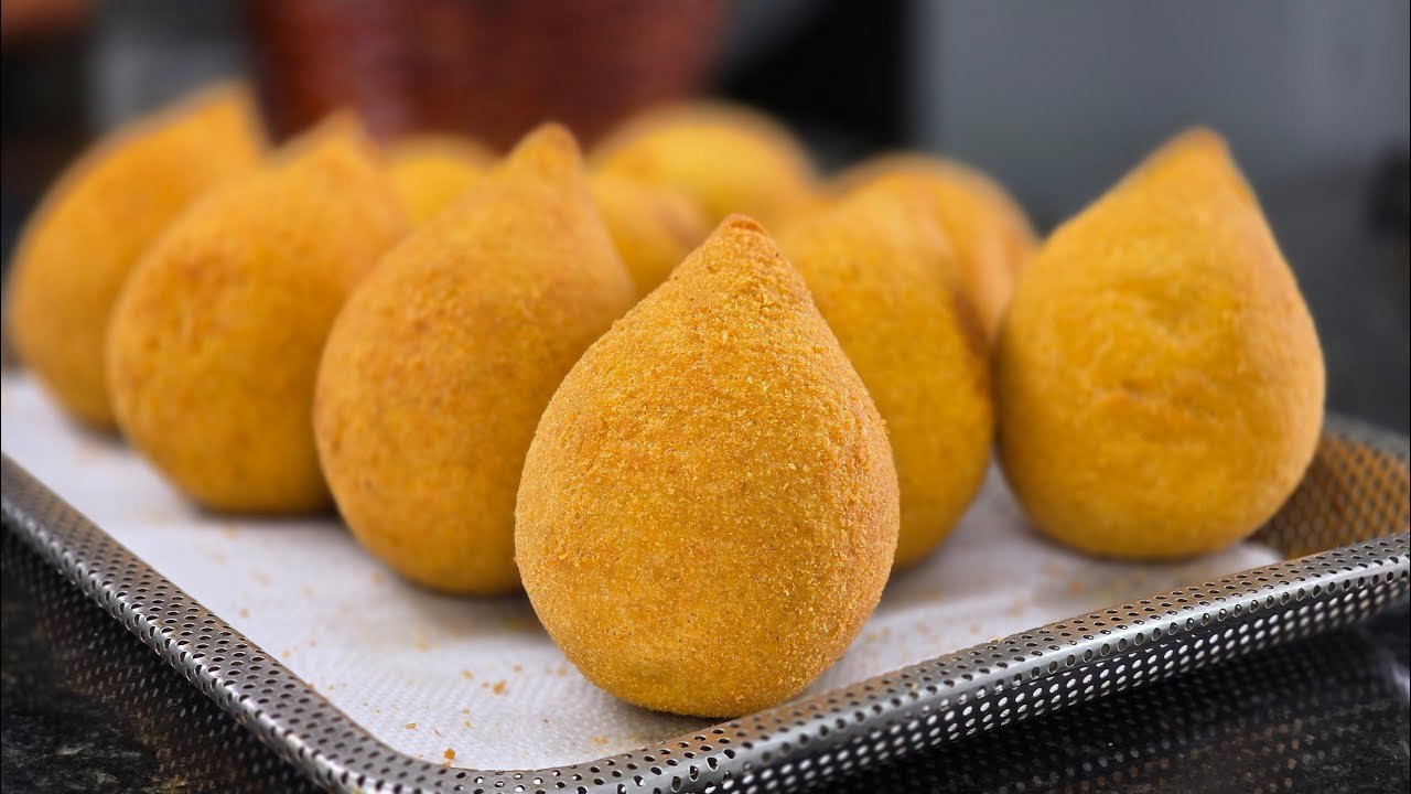 Como Fazer Coxinha Perfeita: Crocante por Fora e Cremosa por Dentro 
