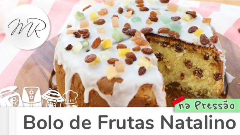 Como Fazer Bolo de Frutas Natalino na Panela de Pressão Elétrica Fofinho e Decorado