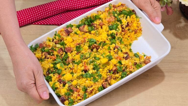 Como Fazer Cuscuz Temperado com Bacon e Calabresa Fácil e Delicioso