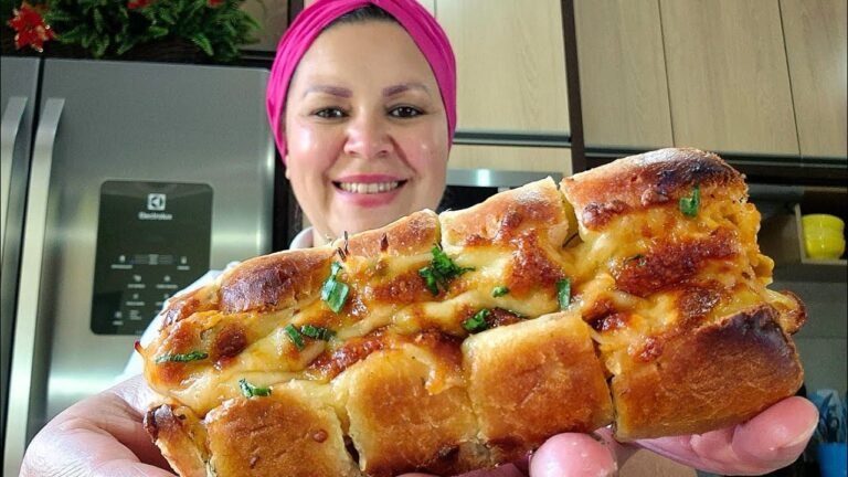 Como Fazer Pão de Alho Recheado com Frango Cremoso e Queijo Derretido