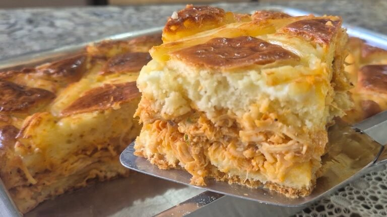Como Fazer Torta de Frango Fofinha com Massa Leve e Recheio Cremoso
