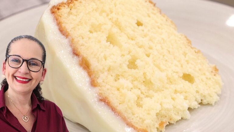 Bolo de Iogurte Fofíssimo e Fácil: Receita Caseira com Cobertura de Limão