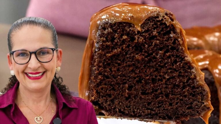 Bolo de Mel Fofinho e Fácil com Café e Chocolate em Pó
