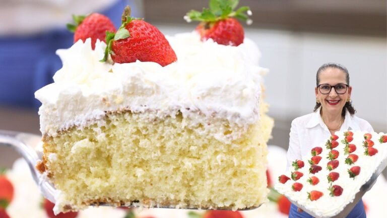 Como Fazer Bolo de Leite Ninho com Chantininho e Morangos Fofíssimo