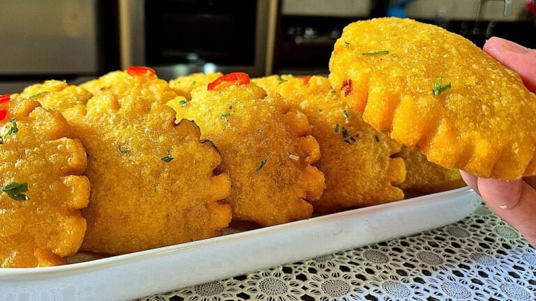 Como Fazer Pastelzinho de Fubá Sem Trigo Crocante com Recheio Cremoso de Frango