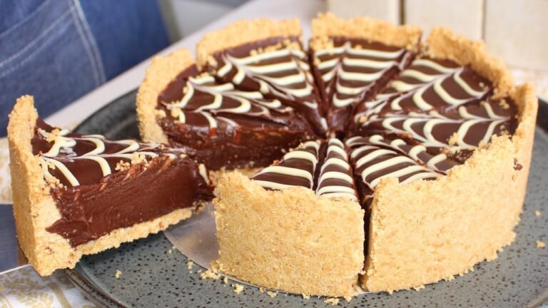 Como Fazer Torta Trufada de Chocolate para Halloween Super Fácil